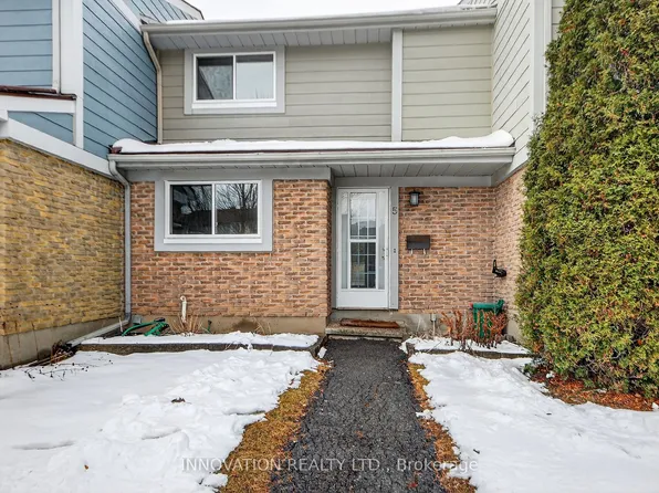 2336 Orient Park Dr E #5, Ottawa, ON K1B 4N5