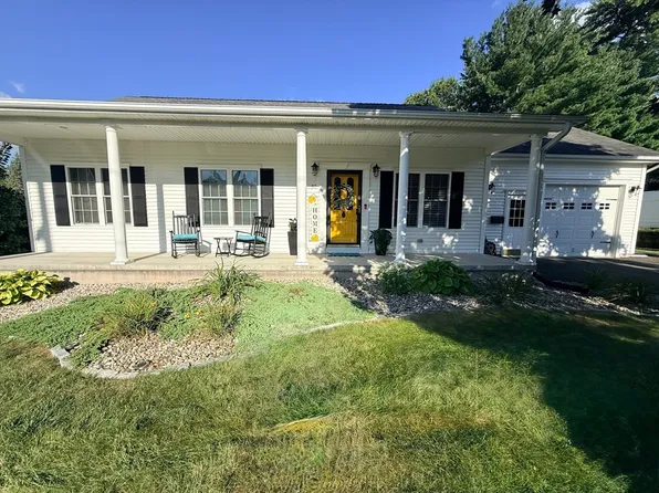 91 Royal St, Chicopee, MA 01020