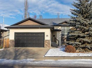 12 S Irving Cres, Red Deer, AB T4R 3R9