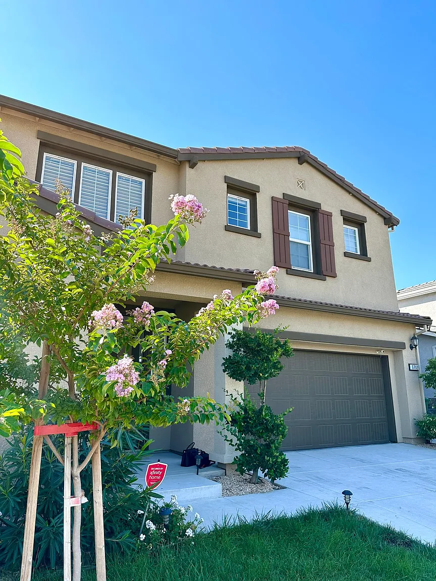 1712 Ivy Ln photo 1