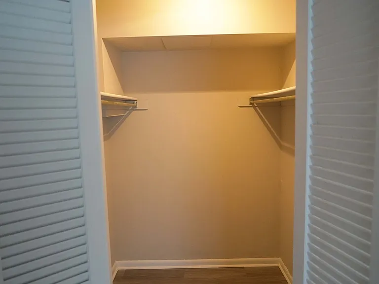 3033 Clifton Ave — Photo 12