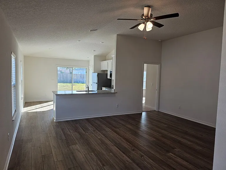 37 Privacy Ln — Photo 2