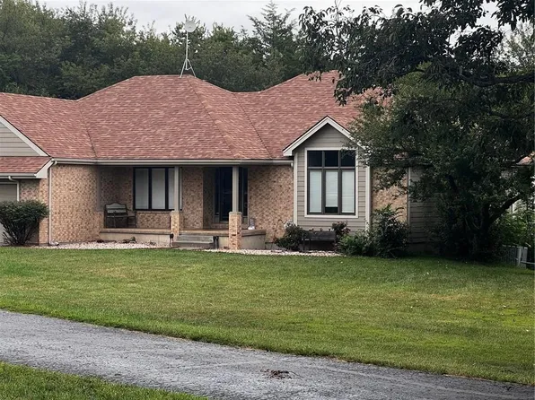 2729 Greenwood Dr, Ottawa, KS 66067
