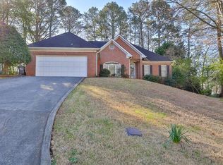 272 Waterford Cove Dr, Suwanee, GA