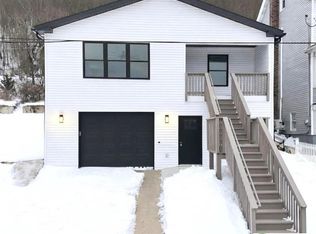 255 E Railroad St, Nesquehoning, PA 18240
