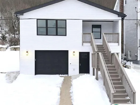 255 E Railroad St, Nesquehoning, PA 18240