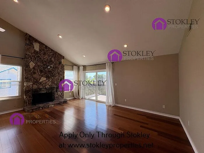 55 Saint Thomas Ln — Photo 14