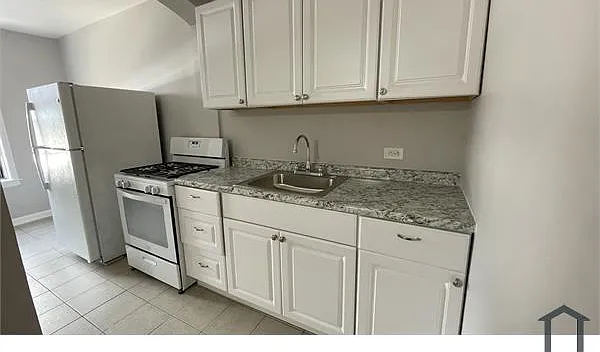 7 S Mayfield Ave #203 — Photo 3
