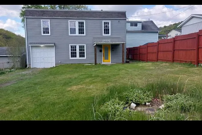 3 bed, 1.5 bath, 1500 sqft, $1,700 — Photo 1