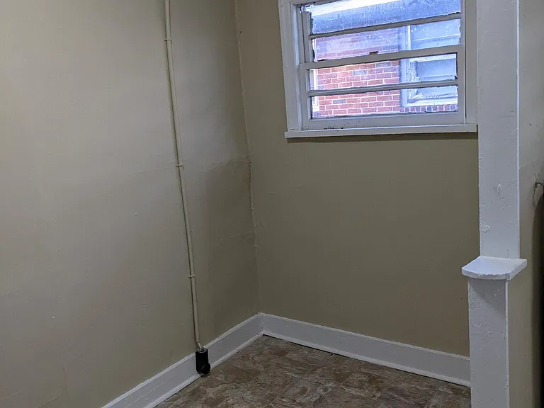 1582 Holley St — Photo 7
