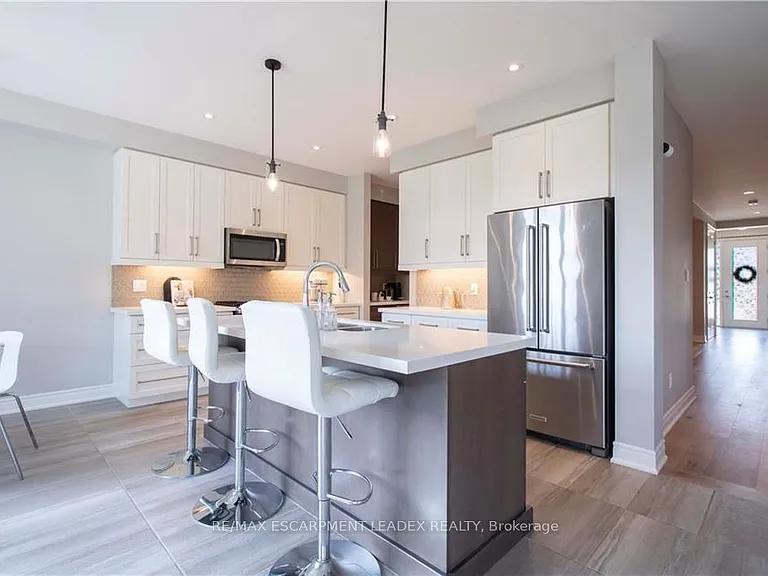 19 Secinaro Ave — Photo 12