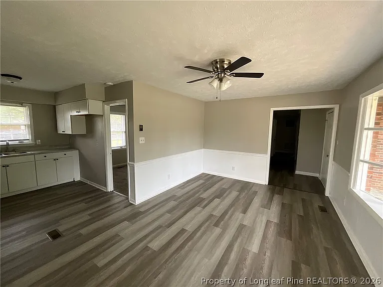 1365 Greenock Ave — Photo 3