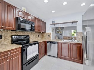 5325 Gate Lake Rd, Fort Lauderdale, FL 33319