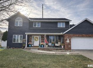 112 Heatherview Dr, East Peoria, IL 61611