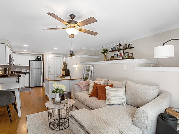 3rd image of 1030 Willow Ave #2