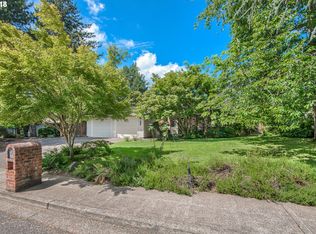6235 SW Dolph Dr, Portland, OR 97219