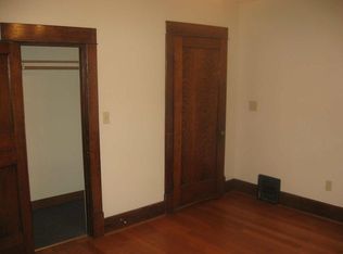 3261 R St, Lincoln, NE 68503