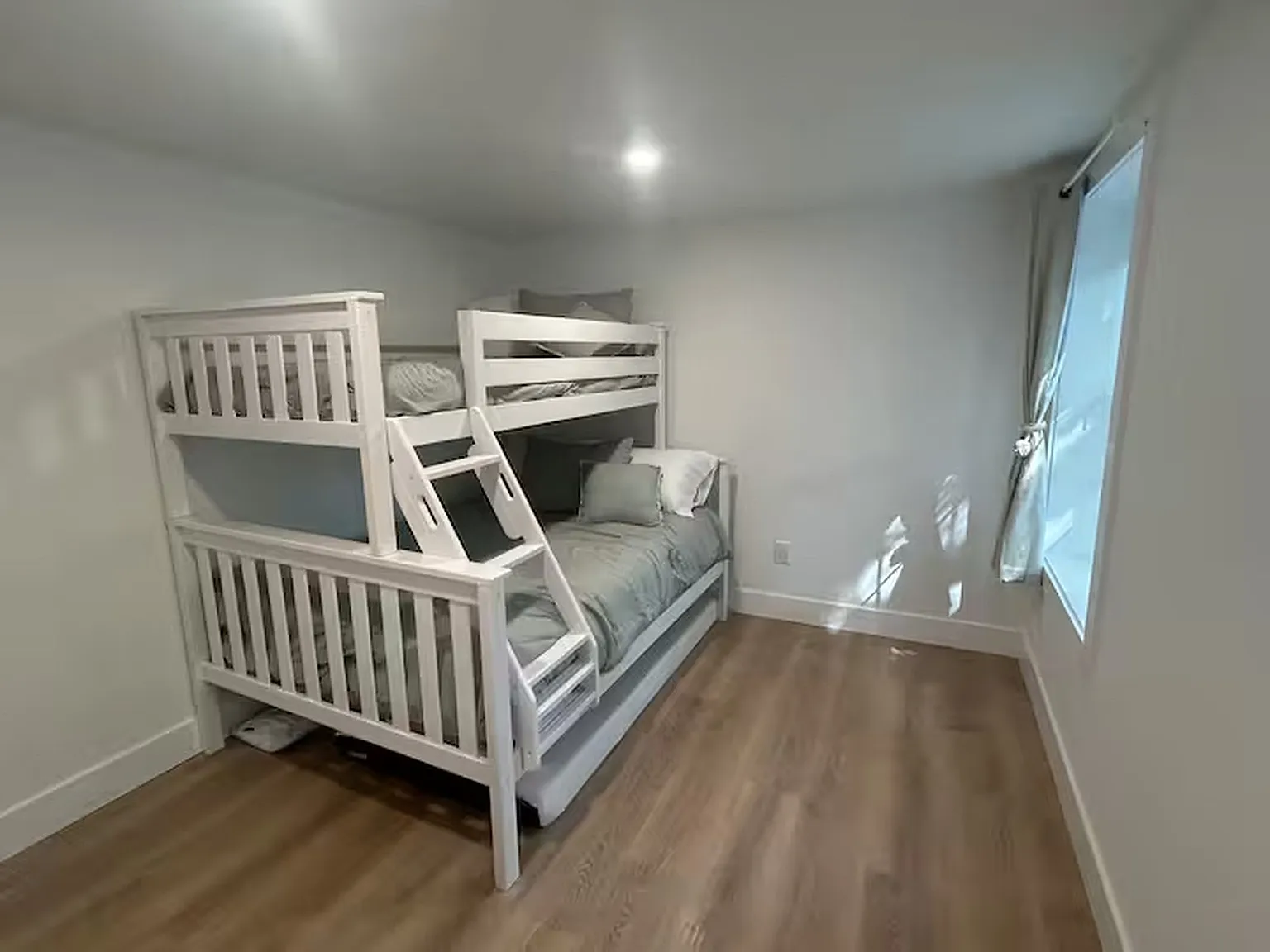2 bed, $2,000 — Photo 3
