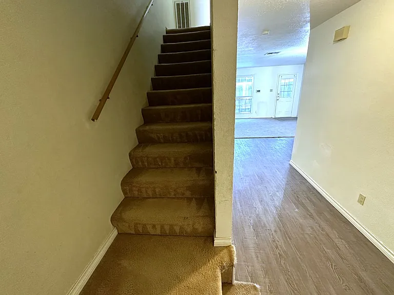 3720 Laurel St — Photo 6