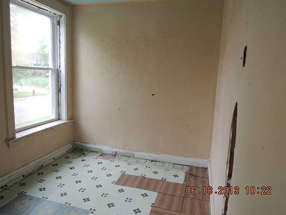 5th image of 2415 S Keeler Ave