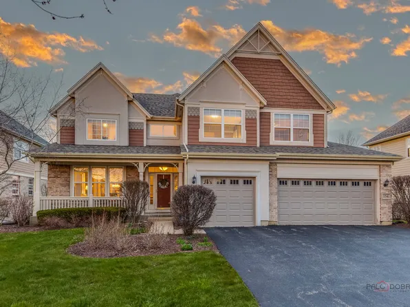 154 Colonial Dr, Vernon Hills, IL 60061
