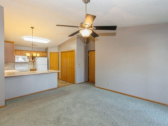 5th image of 460 Kansas Ave Unit 9