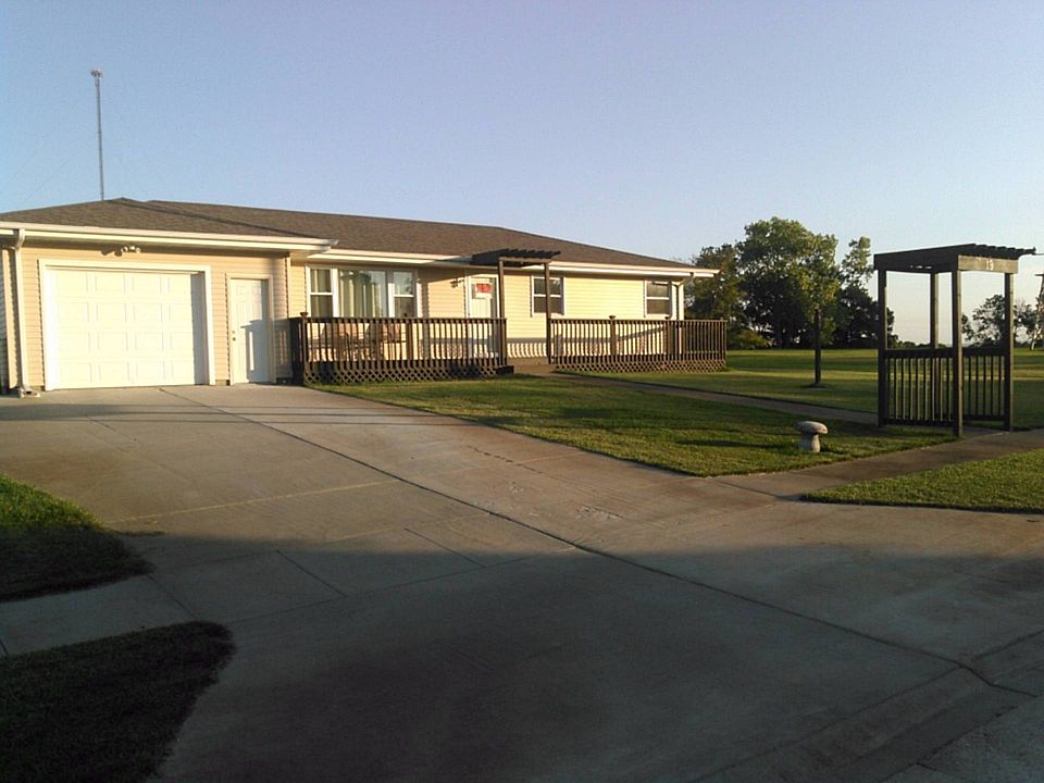 1st image of 19 Cottonwood Dr