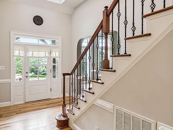 5th image of 9012 Riverview Park Dr