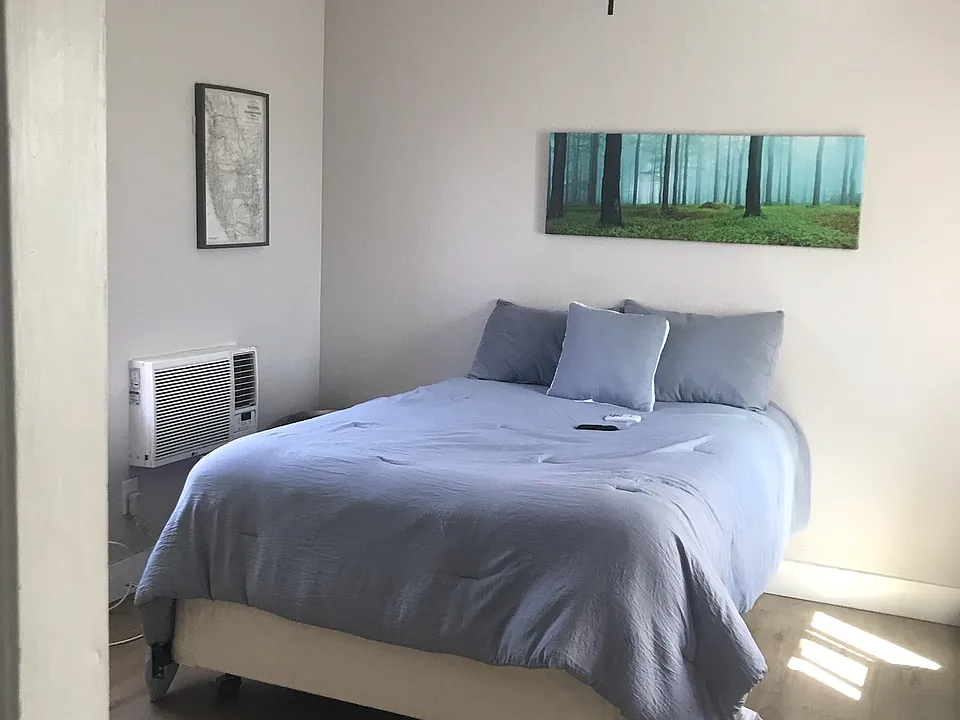 200 W White St #3