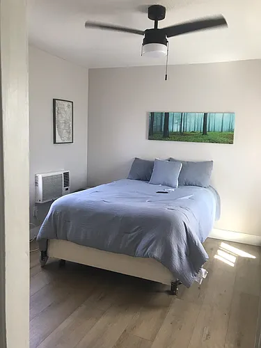 200 W White St Photo 1