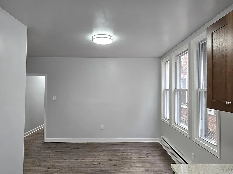 1411 W Loudon St — Photo 32