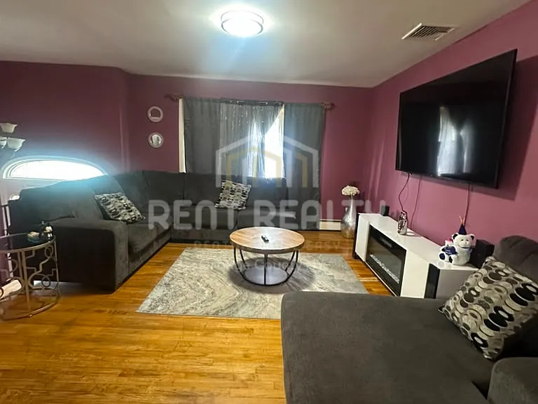33 Pine Hill Rd — Photo 3