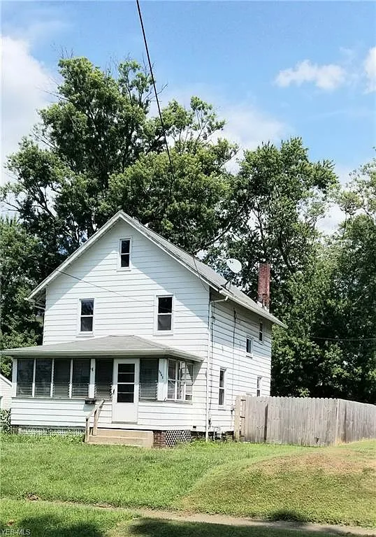 1045 Parkside Ave photo 1