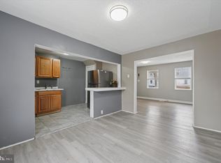 1137 Pine Ln, Chester, PA 19013