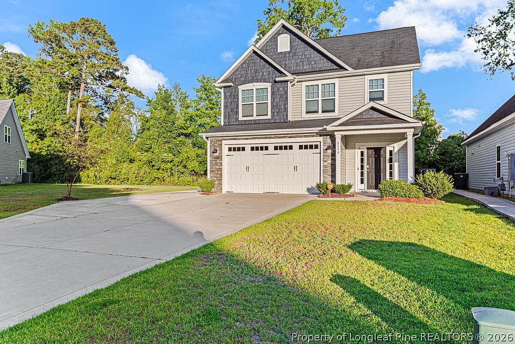 4 bed, 2.5 bath, 2000 sqft, $2,400 — Photo 3