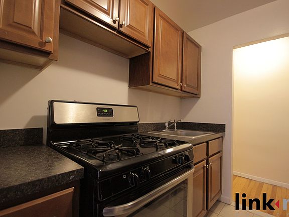 4th image of 1100 Warburton Ave APT 4P