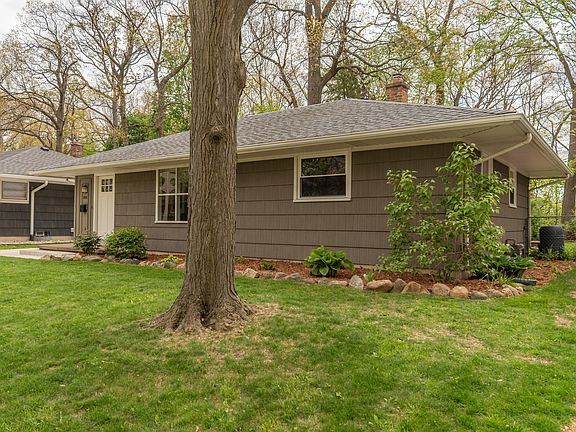 2nd image of 814 Carbeck Dr