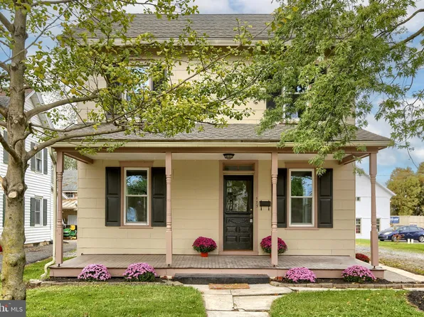 173 E Main St, Leola, PA 17540