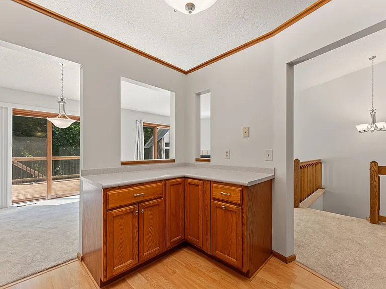 15465 Sussex Dr — Photo 9