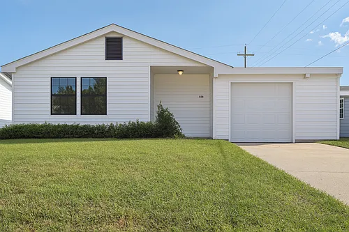 306 Highland Dr Photo 1