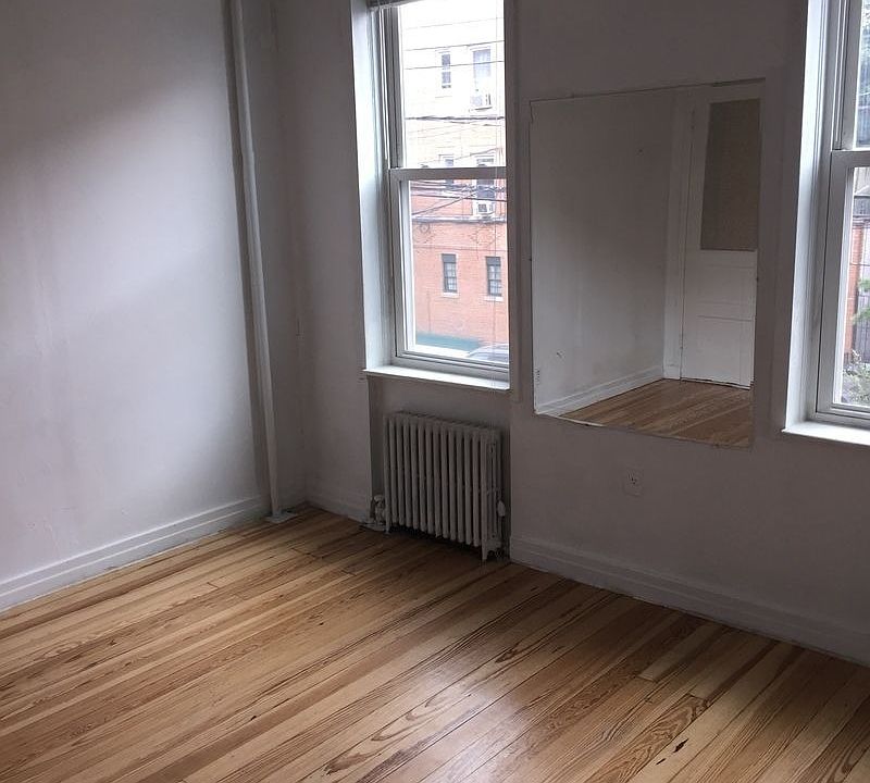 1st image of 3010 45th St APT 2L