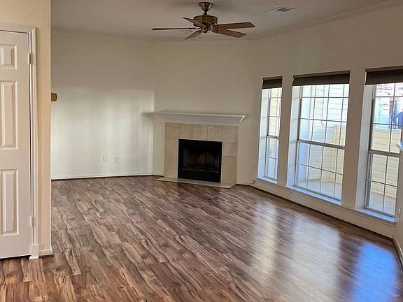 2nd image of 668 Gateway Dr SE Unit 404