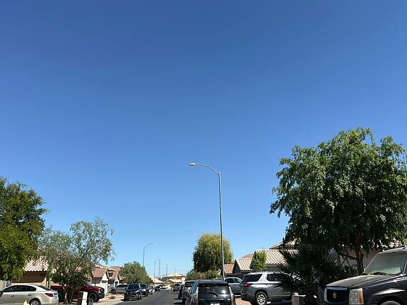 4th image of 11829 W Poinsettia Dr