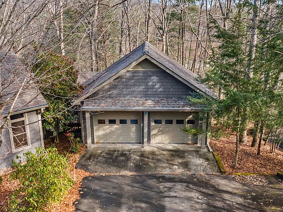 3rd image of 339 Willow Dr
