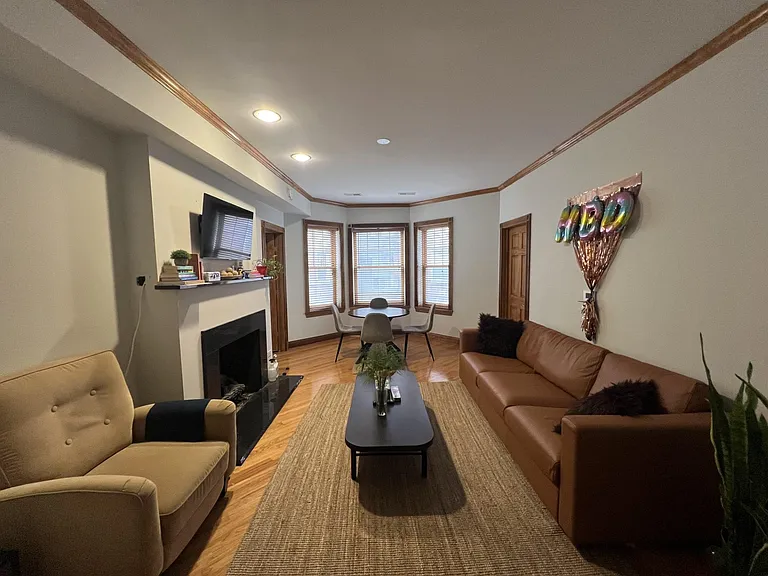 5313 S Harper Ave #2 — Photo 2
