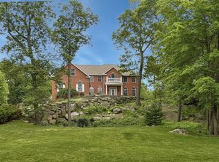 75 S Glen Rd, Kinnelon, NJ 07405