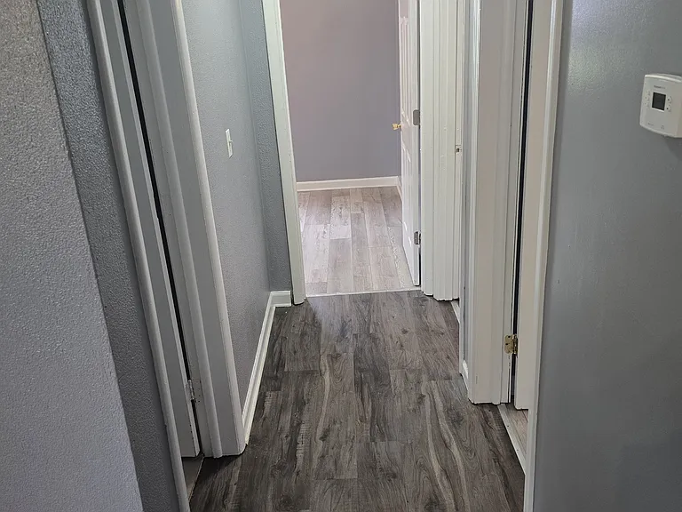 527 Harrison St — Photo 8