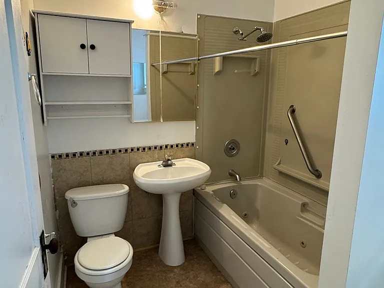 1231 W College Ave — Photo 11
