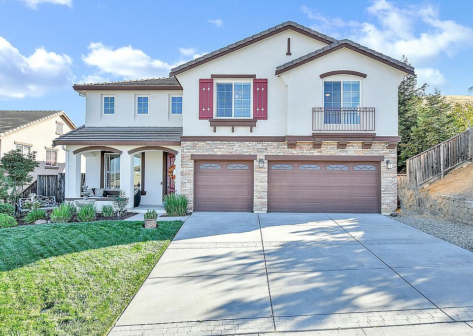 1st image of 4065 Barn Hollow Way