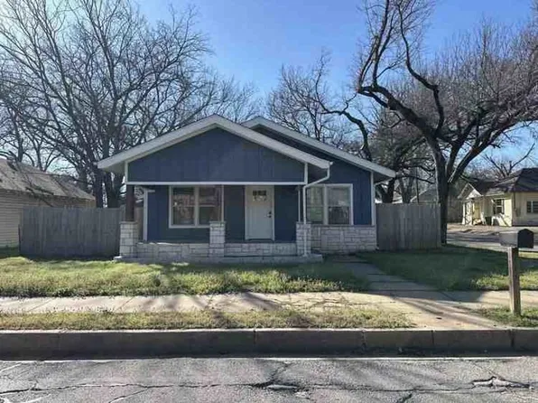229 W Willingham St, Cleburne, TX 76033